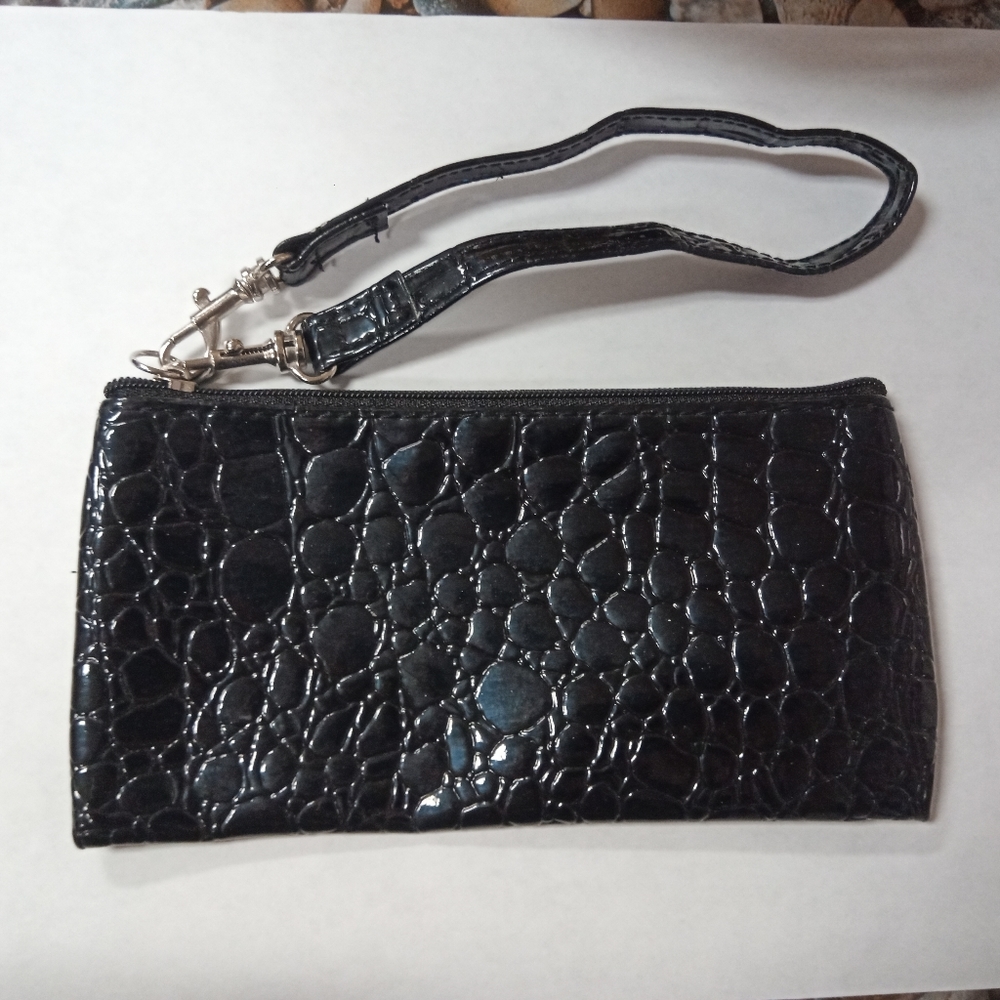 Black Faux Patent Leather Zippered Evening Wristlet Clutch Handbag With Strap
